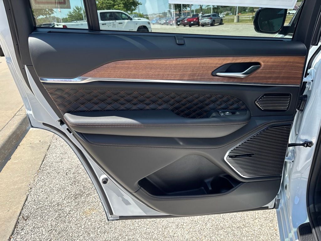2027 Jeep Grand Cherokee GRAND CHEROKEE L SUMMIT 4X4