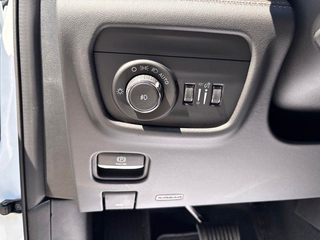 2027 Jeep Grand Cherokee GRAND CHEROKEE L SUMMIT 4X4
