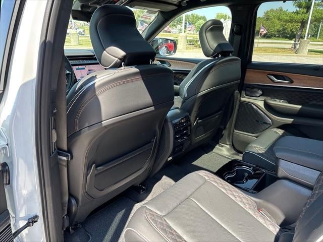 2027 Jeep Grand Cherokee GRAND CHEROKEE L SUMMIT 4X4