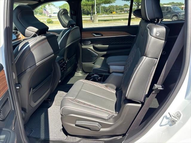 2027 Jeep Grand Cherokee GRAND CHEROKEE L SUMMIT 4X4