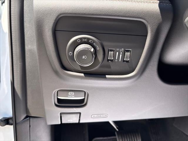 2027 Jeep Grand Cherokee GRAND CHEROKEE L SUMMIT 4X4