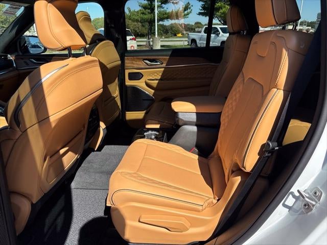 2027 Jeep Grand Cherokee GRAND CHEROKEE L SUMMIT 4X4