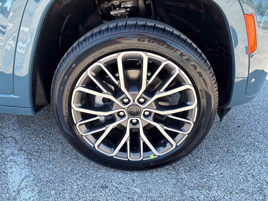2027 Jeep Grand Cherokee GRAND CHEROKEE L SUMMIT 4X4