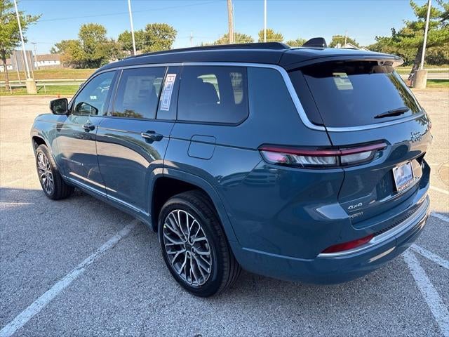 2027 Jeep Grand Cherokee Summit