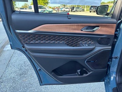 2027 Jeep Grand Cherokee GRAND CHEROKEE L SUMMIT 4X4