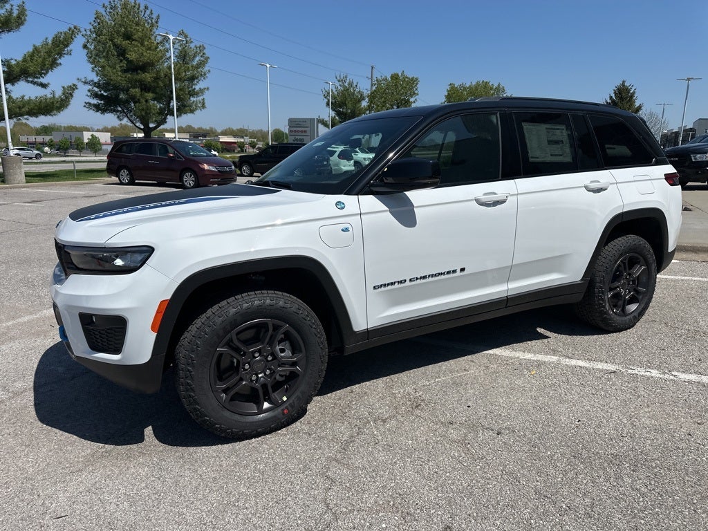 2025 Jeep Grand Cherokee Trailhawk 4xe