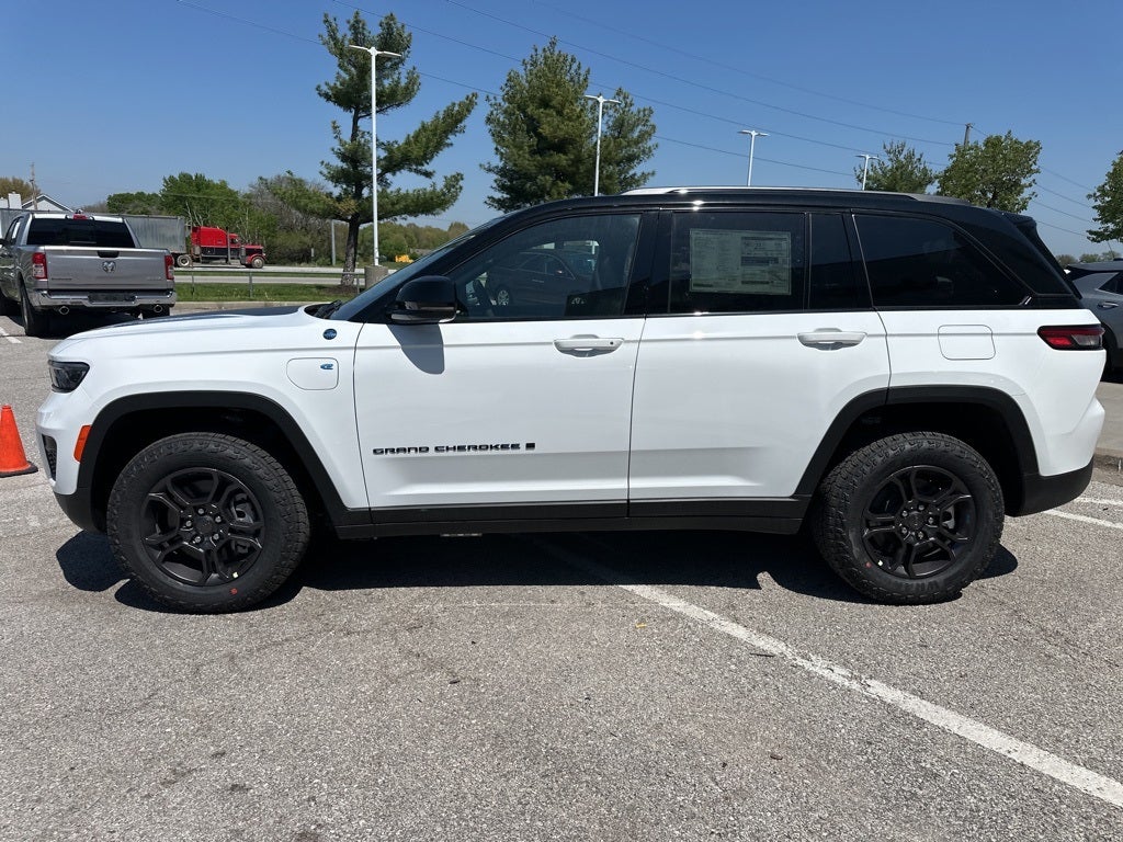 2025 Jeep Grand Cherokee Trailhawk 4xe