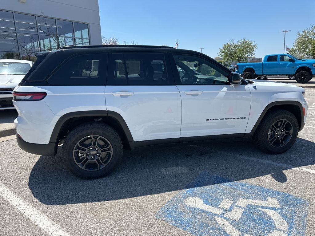 2025 Jeep Grand Cherokee Trailhawk 4xe