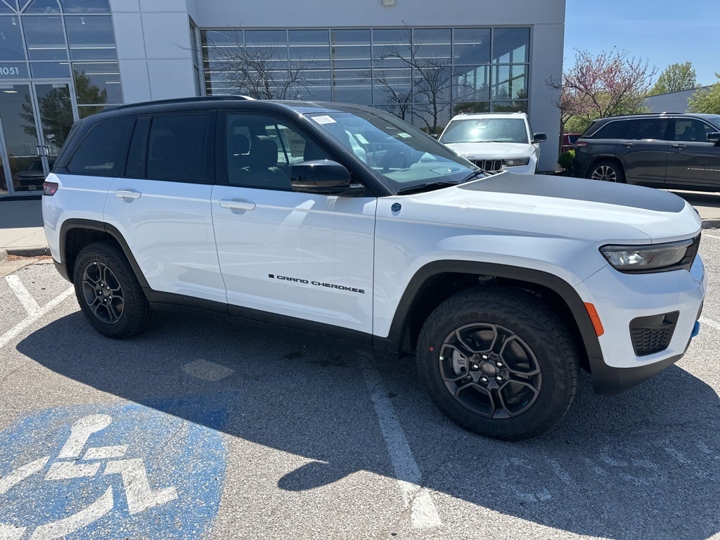 2025 Jeep Grand Cherokee Trailhawk 4xe