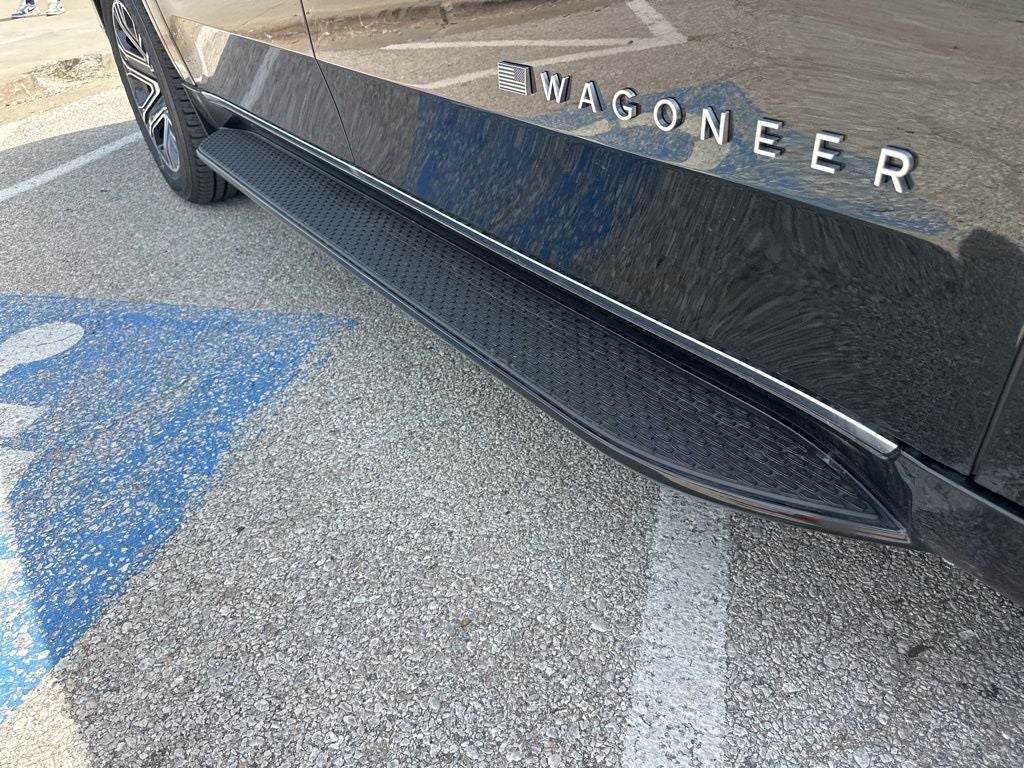 2025 Jeep Wagoneer L Base