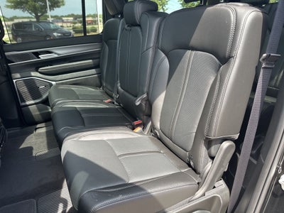 2025 Jeep Wagoneer L Base