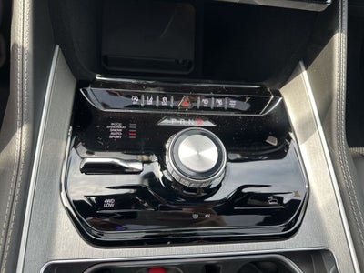 2025 Jeep Wagoneer L Base