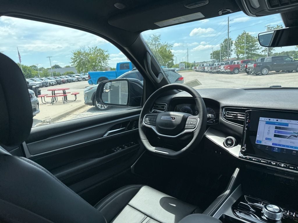 2025 Jeep Wagoneer L Base