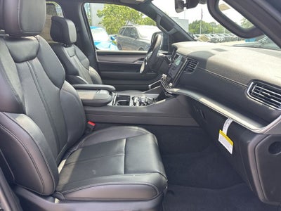 2025 Jeep Wagoneer L Base