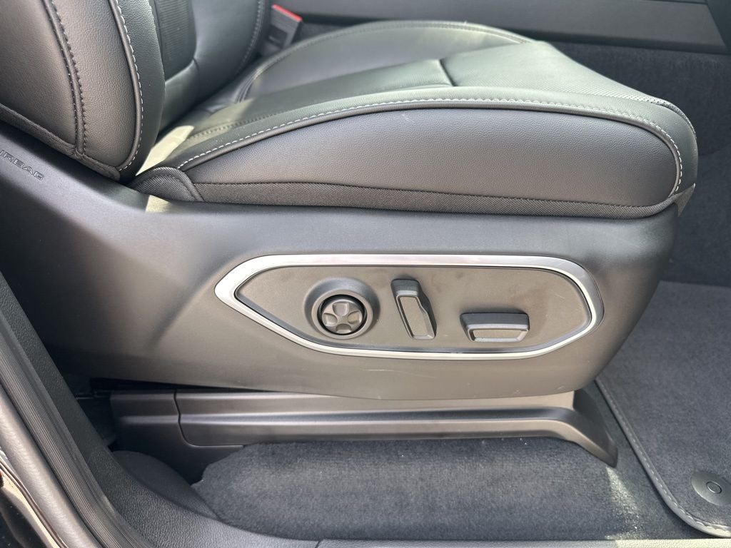 2025 Jeep Wagoneer L Base