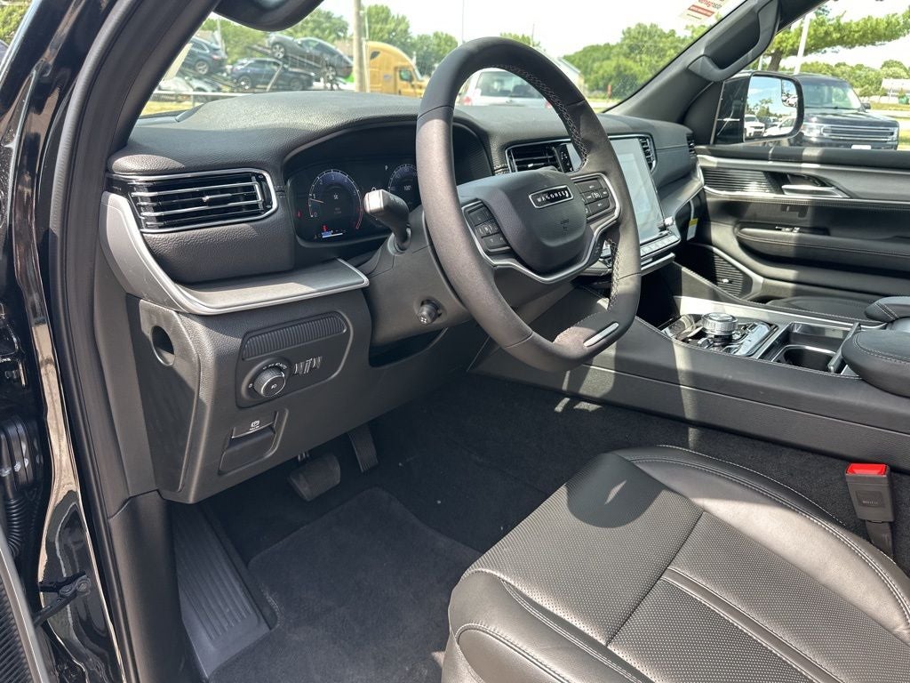 2025 Jeep Wagoneer L Base