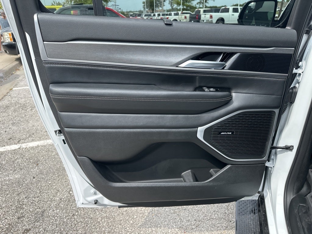 2025 Jeep Wagoneer L Series II