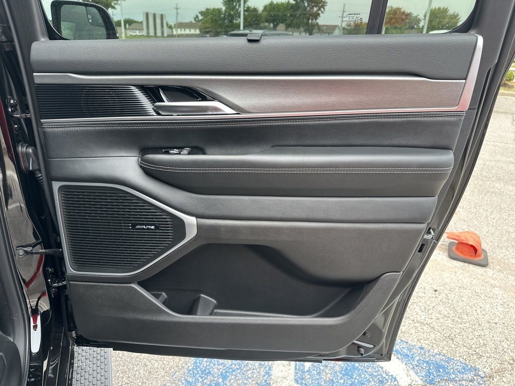 2025 Jeep Wagoneer L Series II