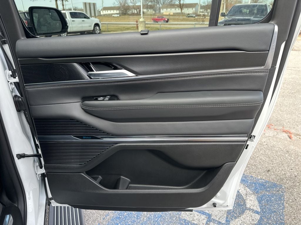 2026 Jeep Grand Wagoneer L Summit Obsidian