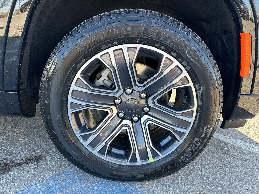 2024 Jeep Wagoneer Base