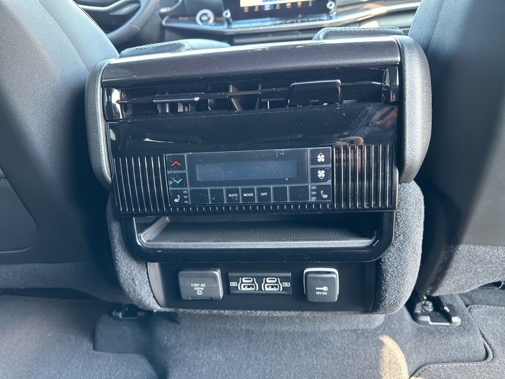 2024 Jeep Wagoneer Base