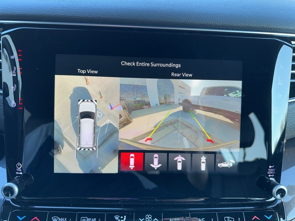 2024 Jeep Wagoneer Base