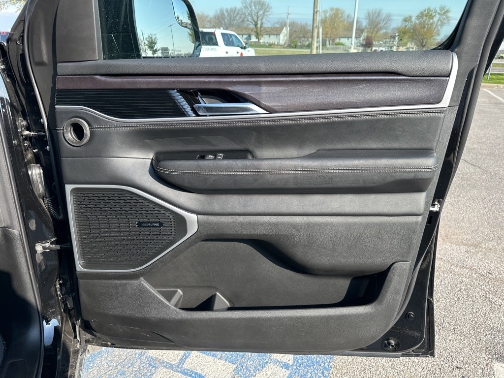 2024 Jeep Wagoneer Base