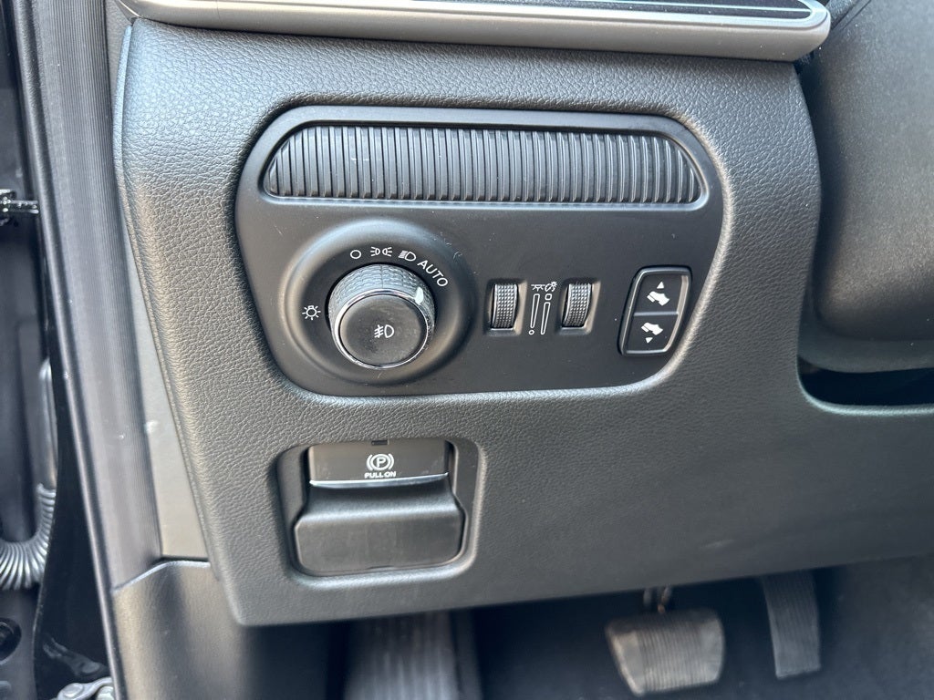 2024 Jeep Wagoneer Base