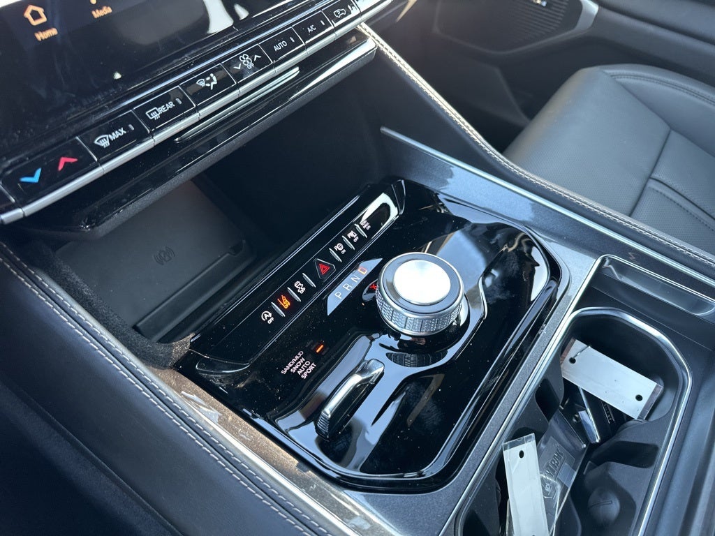 2024 Jeep Wagoneer Base