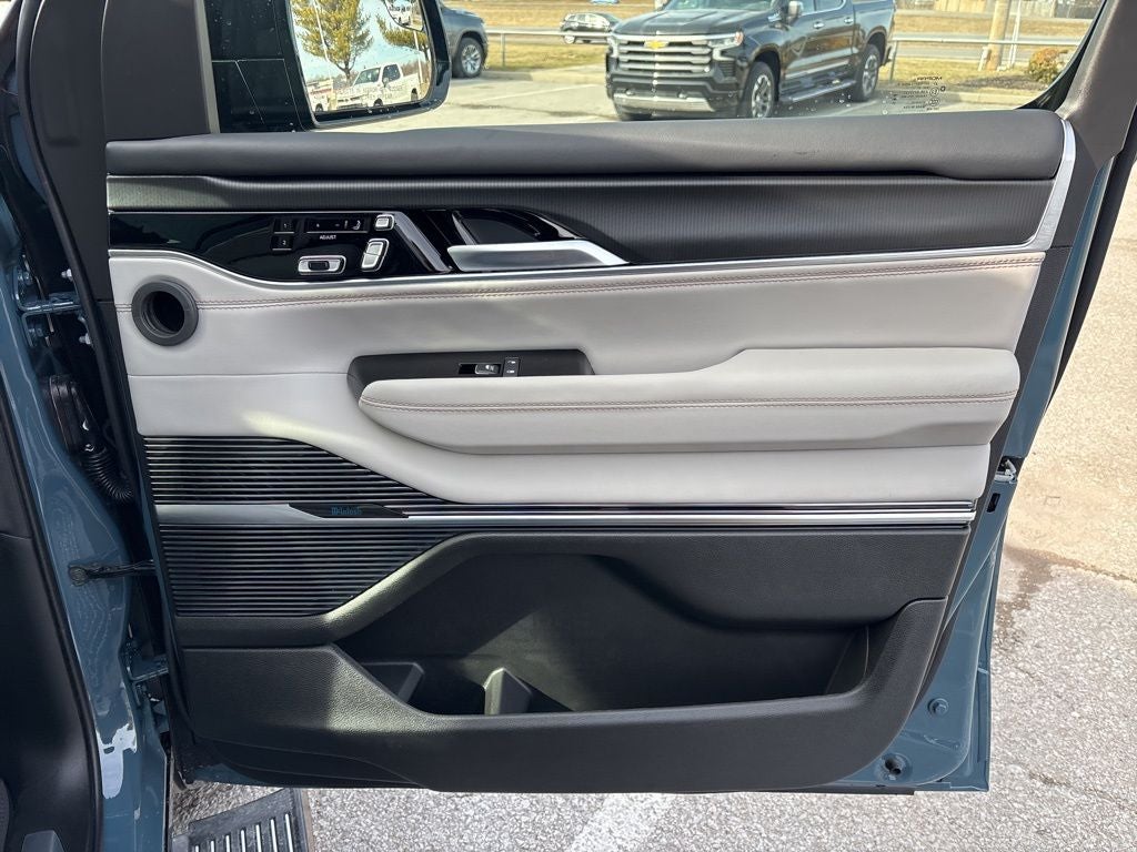 2026 Jeep Grand Wagoneer Summit