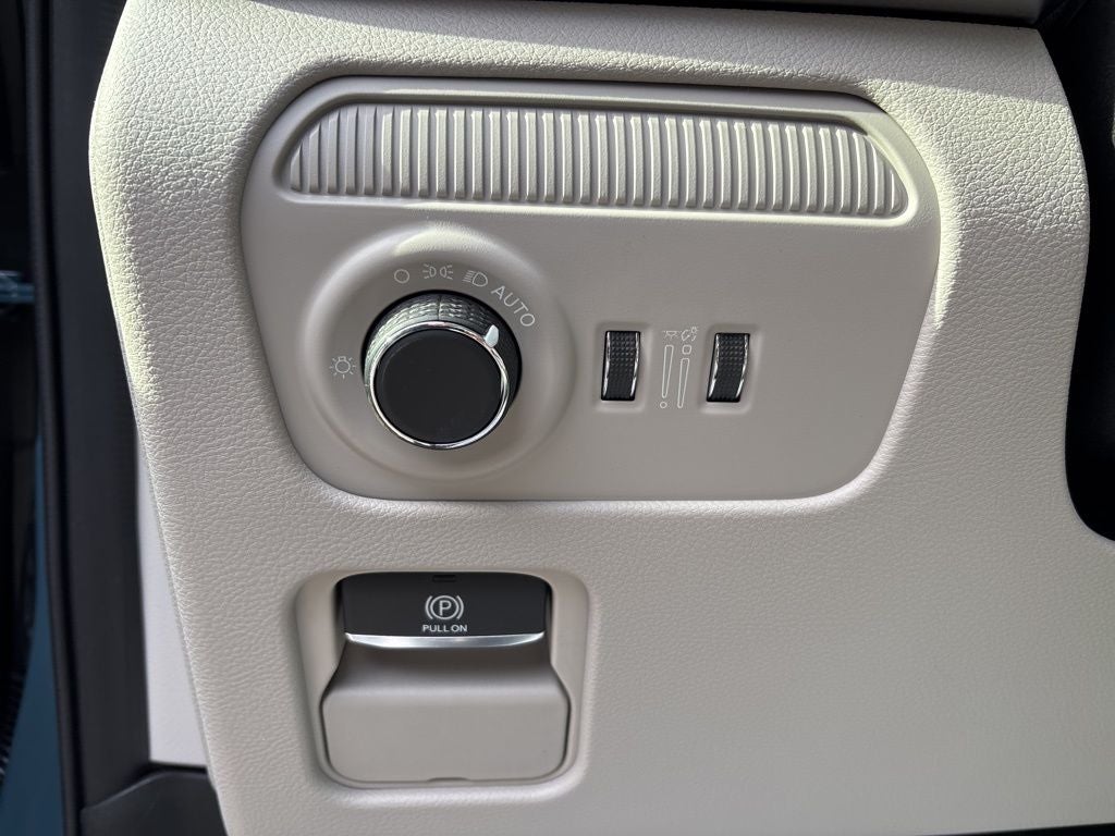 2026 Jeep Grand Wagoneer Summit