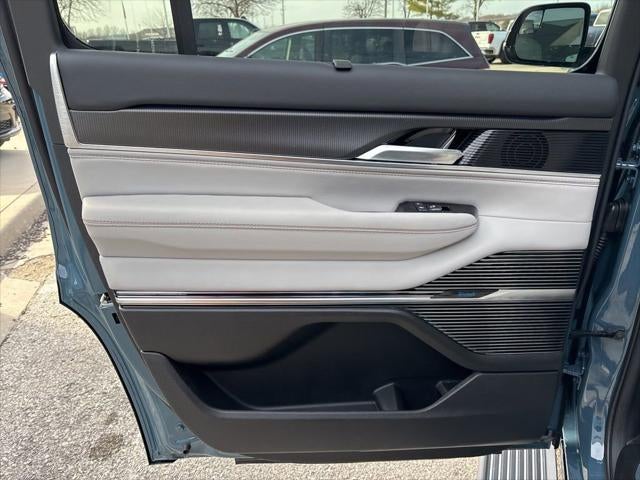 2026 Jeep Grand Wagoneer GRAND WAGONEER SUMMIT OBSIDIAN 4X4