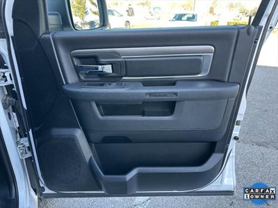 2024 RAM 1500 Classic Warlock Crew Cab 4x4 5'7' Box