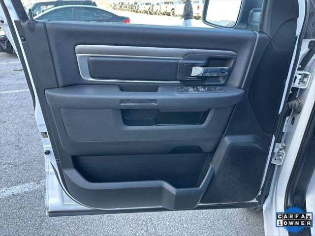 2024 RAM 1500 Classic Warlock Crew Cab 4x4 5'7' Box