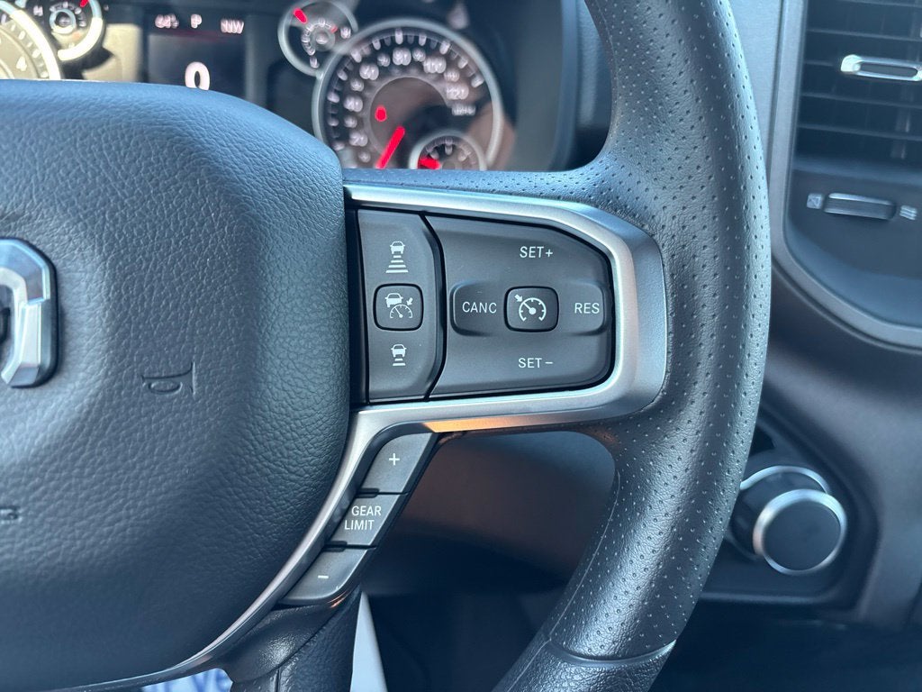 2027 RAM Ram 1500 RAM 1500 TRADESMAN CREW CAB 4X4 5'7' BOX