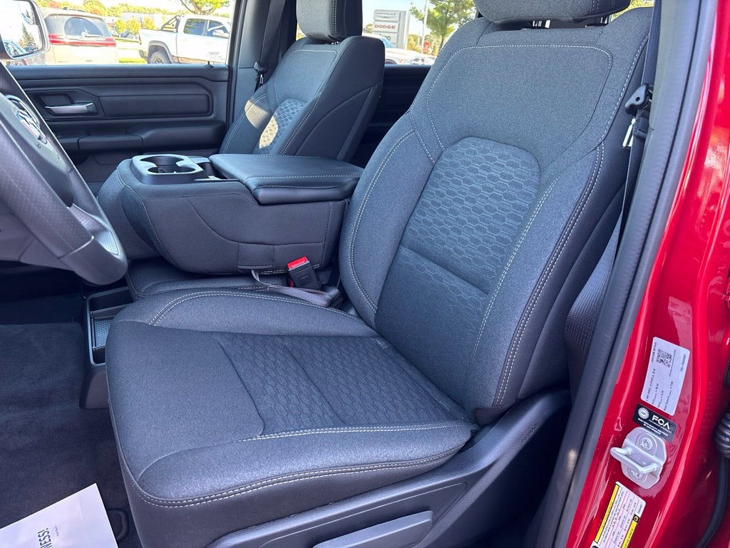 2027 RAM Ram 1500 RAM 1500 TRADESMAN CREW CAB 4X4 5'7' BOX