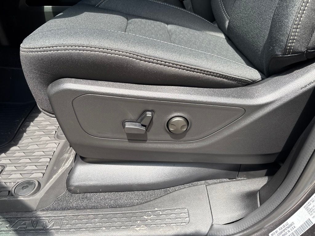 2026 RAM Ram 1500 RAM 1500 BIG HORN QUAD CAB 4X4 6'4' BOX