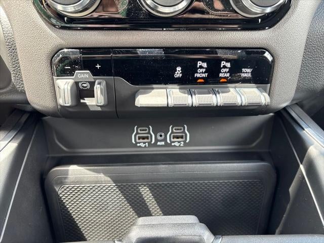2026 RAM Ram 1500 RAM 1500 BIG HORN QUAD CAB 4X4 6'4' BOX