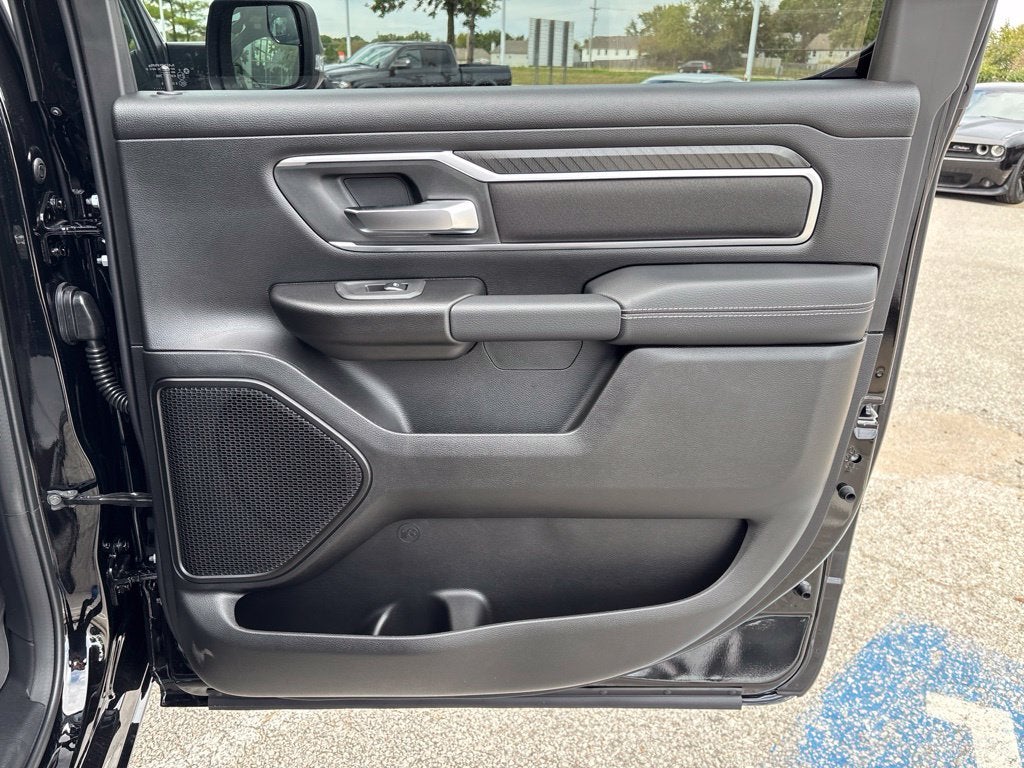 2027 RAM Ram 1500 RAM 1500 BIG HORN CREW CAB 4X4 5'7' BOX