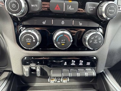 2027 RAM Ram 1500 RAM 1500 BIG HORN CREW CAB 4X4 5'7' BOX