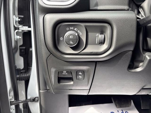 2027 RAM Ram 1500 RAM 1500 BIG HORN CREW CAB 4X4 5'7' BOX
