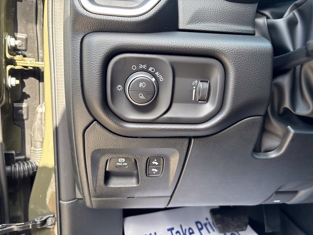 2027 RAM Ram 1500 RAM 1500 BIG HORN CREW CAB 4X4 5'7' BOX