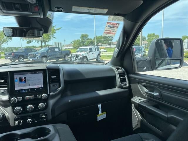 2026 RAM Ram 1500 RAM 1500 TRADESMAN CREW CAB 4X4 5'7' BOX