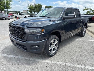 2026 RAM Ram 1500 RAM 1500 EXPRESS CREW CAB 4X4 5'7' BOX