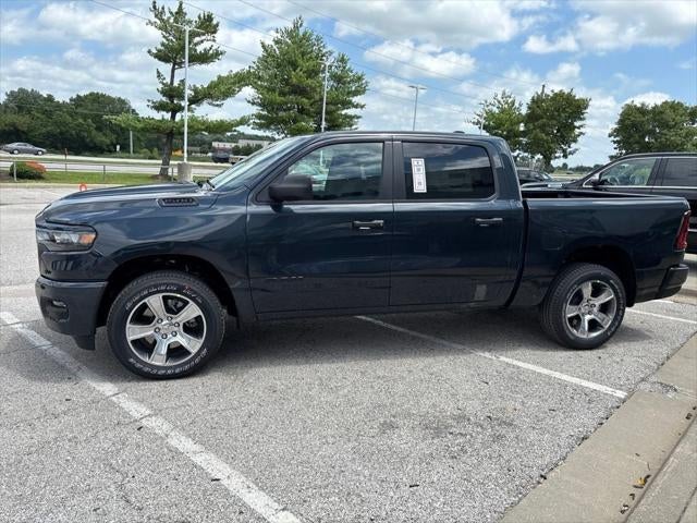 2026 RAM Ram 1500 RAM 1500 EXPRESS CREW CAB 4X4 5'7' BOX