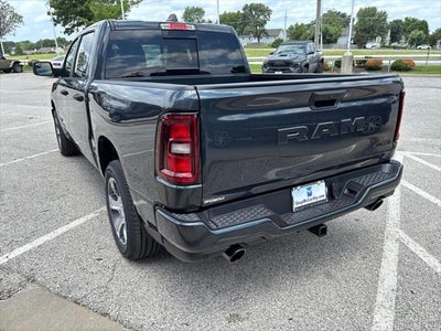 2026 RAM Ram 1500 RAM 1500 EXPRESS CREW CAB 4X4 5'7' BOX