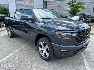 2026 RAM Ram 1500 RAM 1500 EXPRESS CREW CAB 4X4 5'7' BOX