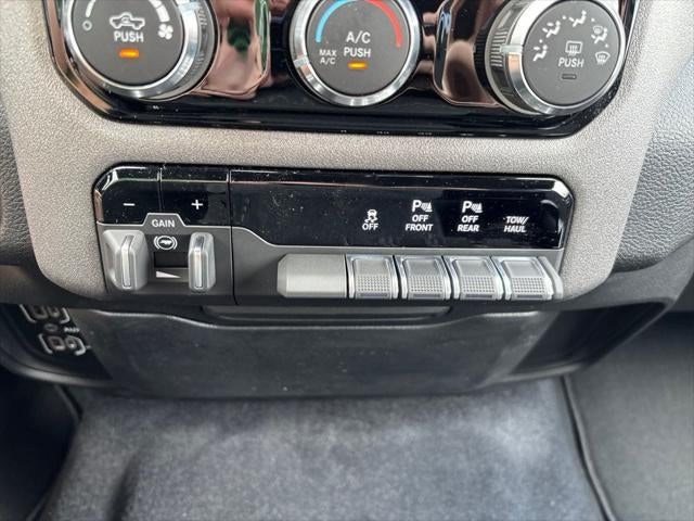 2026 RAM Ram 1500 RAM 1500 EXPRESS CREW CAB 4X4 5'7' BOX