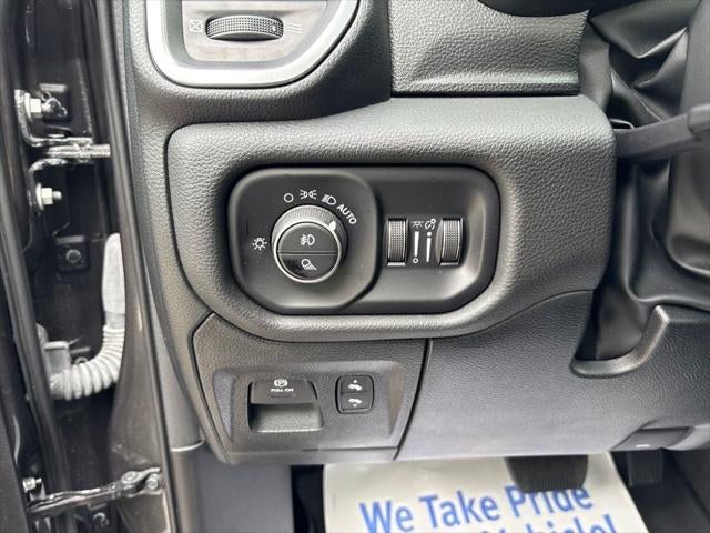 2024 RAM 1500 Laramie Crew Cab 4x4 5'7' Box