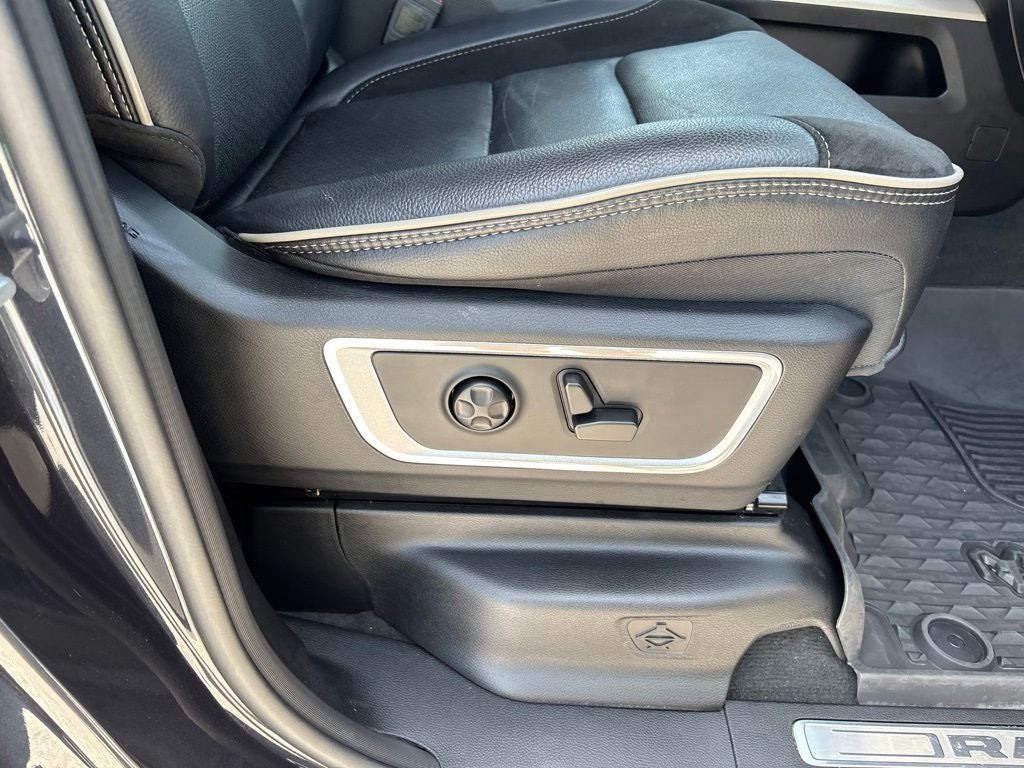 2021 RAM 1500 Laramie Crew Cab 4x4 5'7' Box